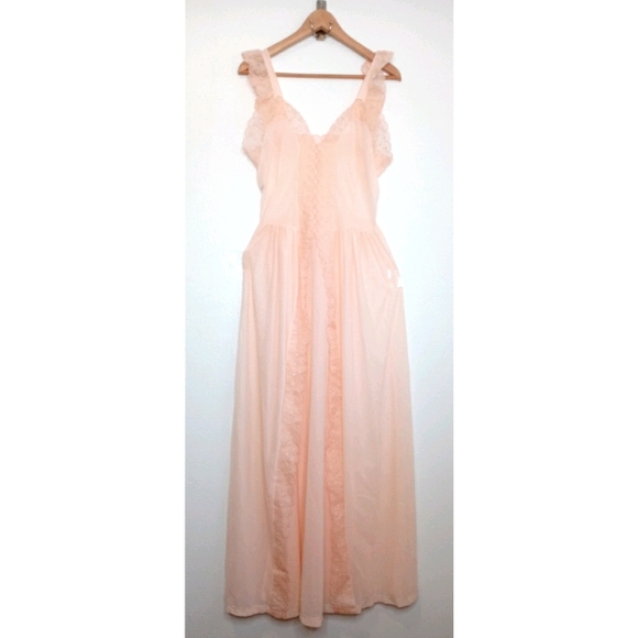 Other - Vintage Fairy Tale Dainty Nightgown